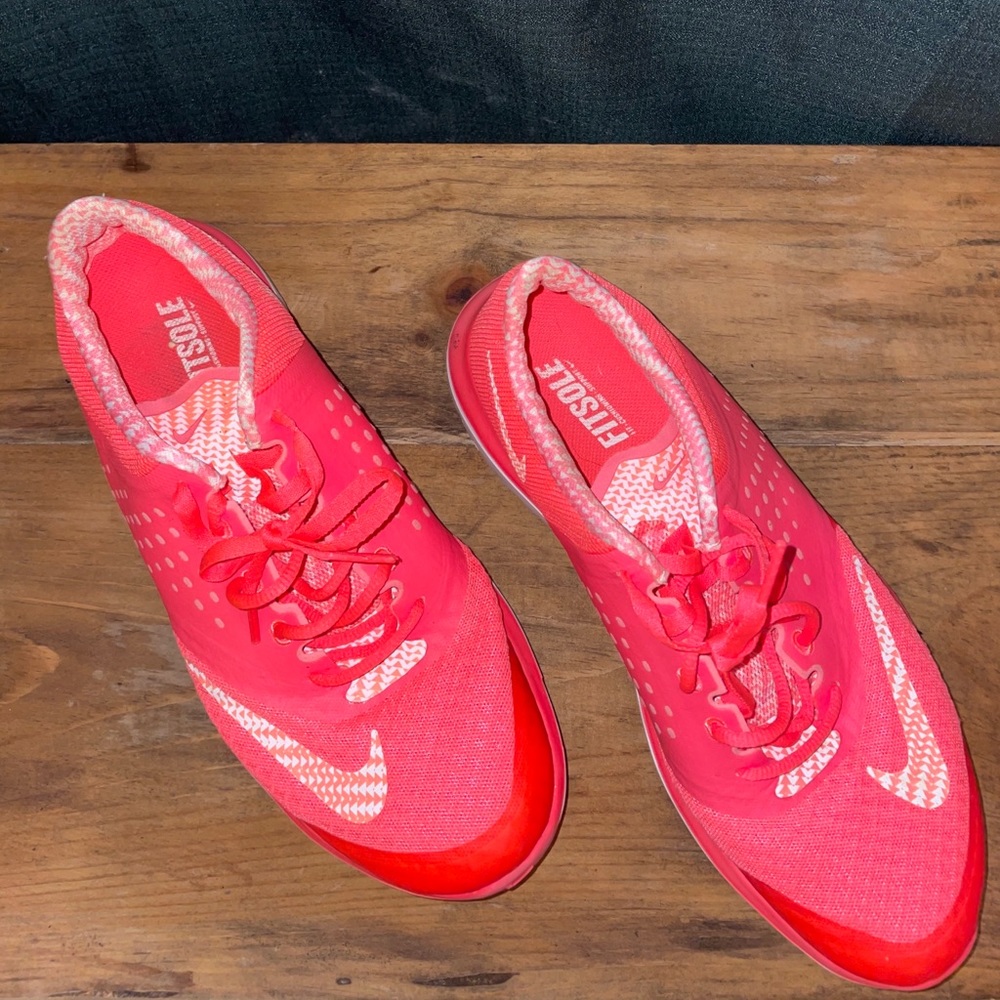 Nike hot pink tennis shoes, lightly worn, so fun!